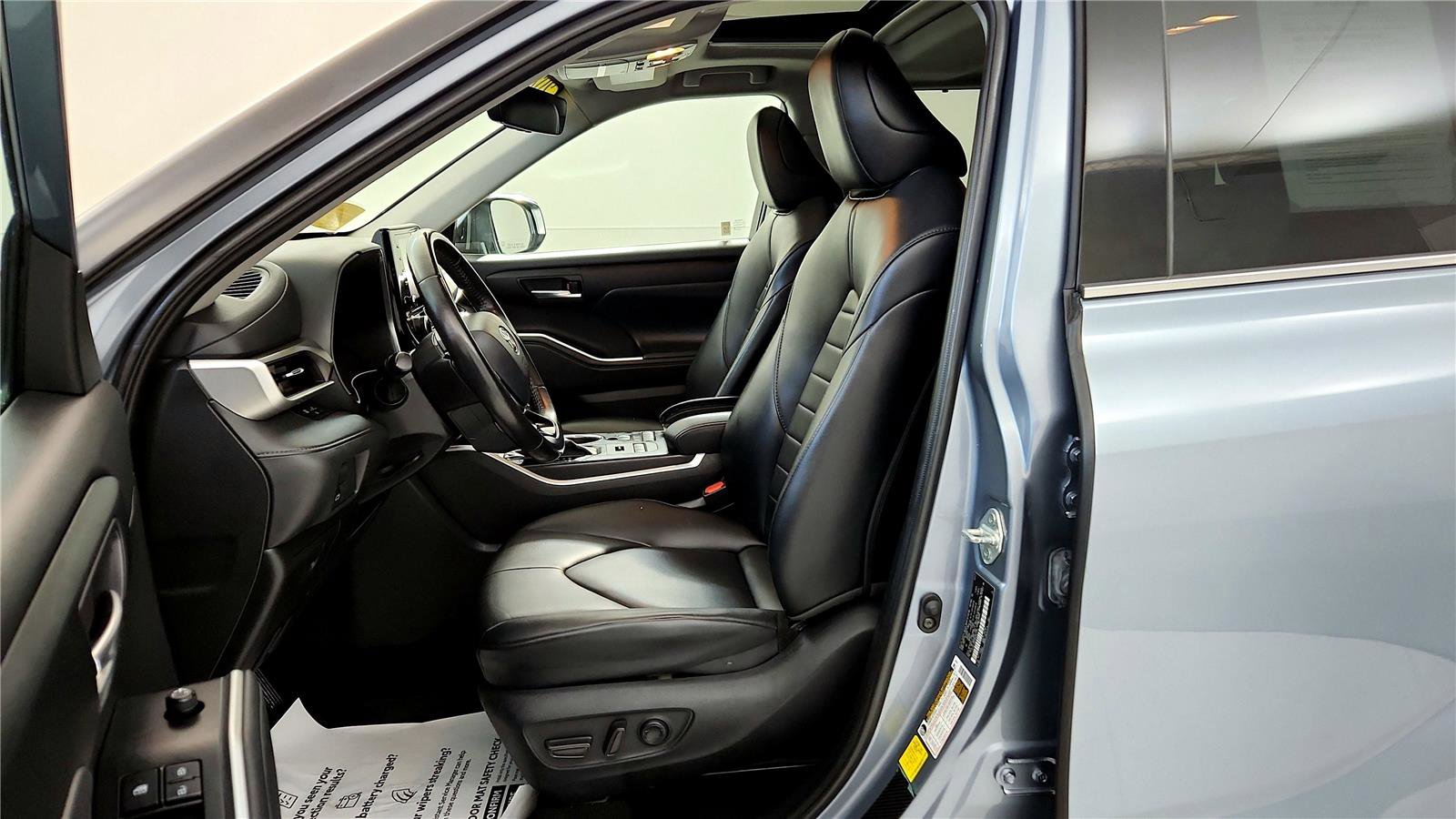 Certified 2021 Toyota Highlander XLE image 35