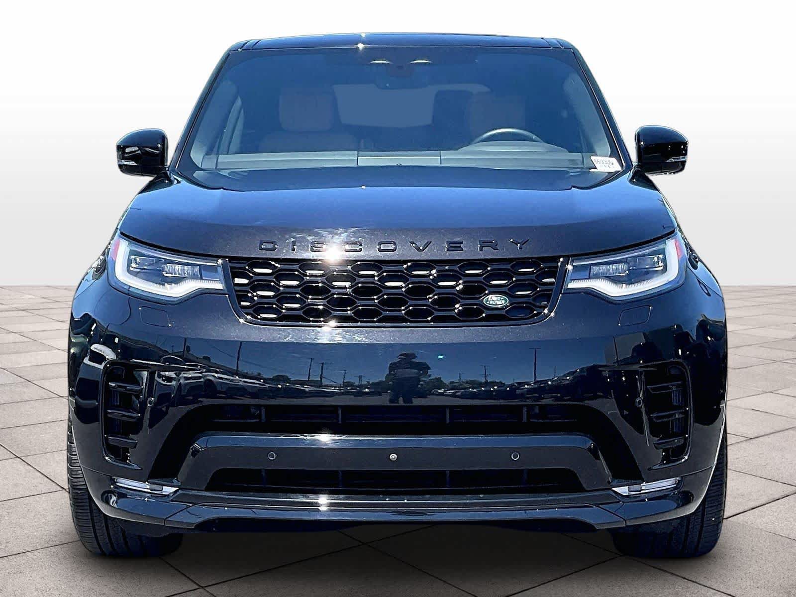 Used 2025 Land Rover Discovery Dynamic SE AWD/4WD image 3