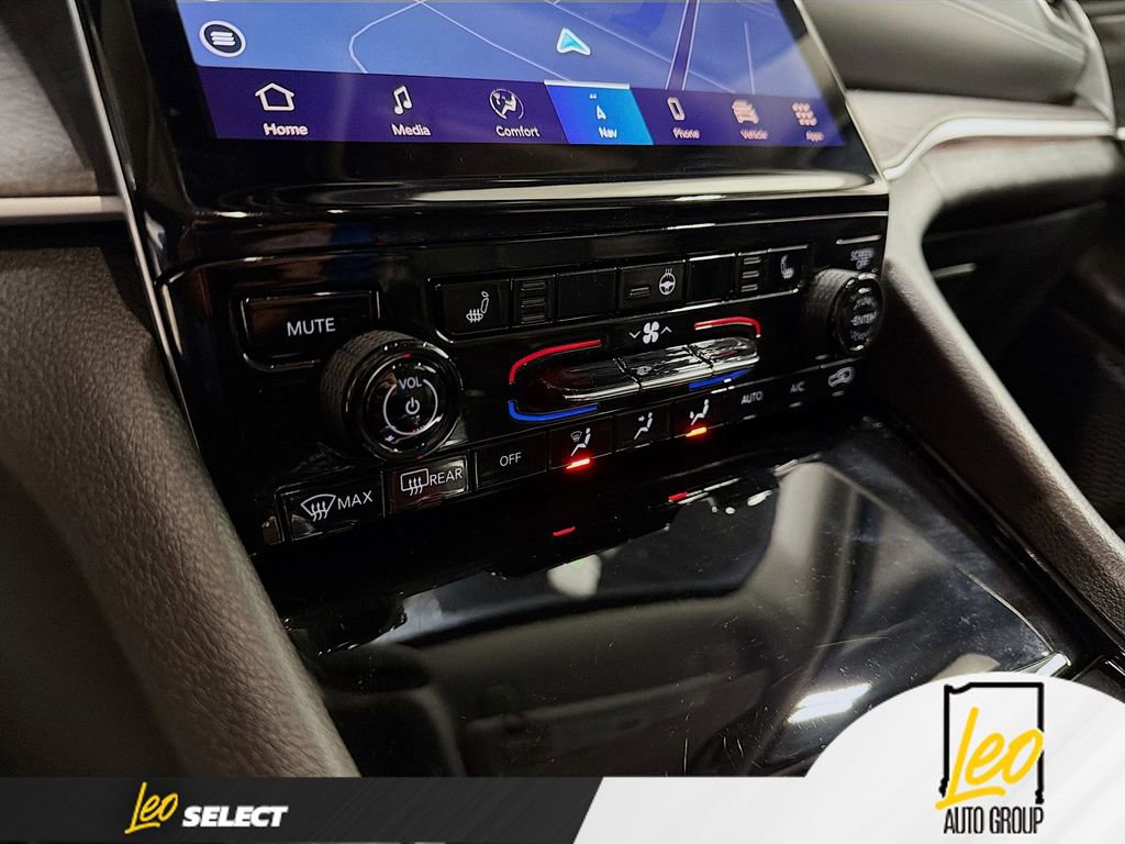 Used 2023 Jeep Grand Cherokee Limited image 16