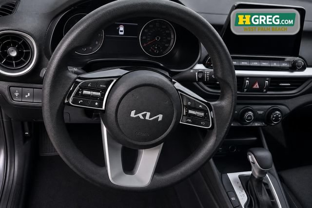 Used 2022 Kia Forte LXS w/ LXS Technology Package FWD image 13