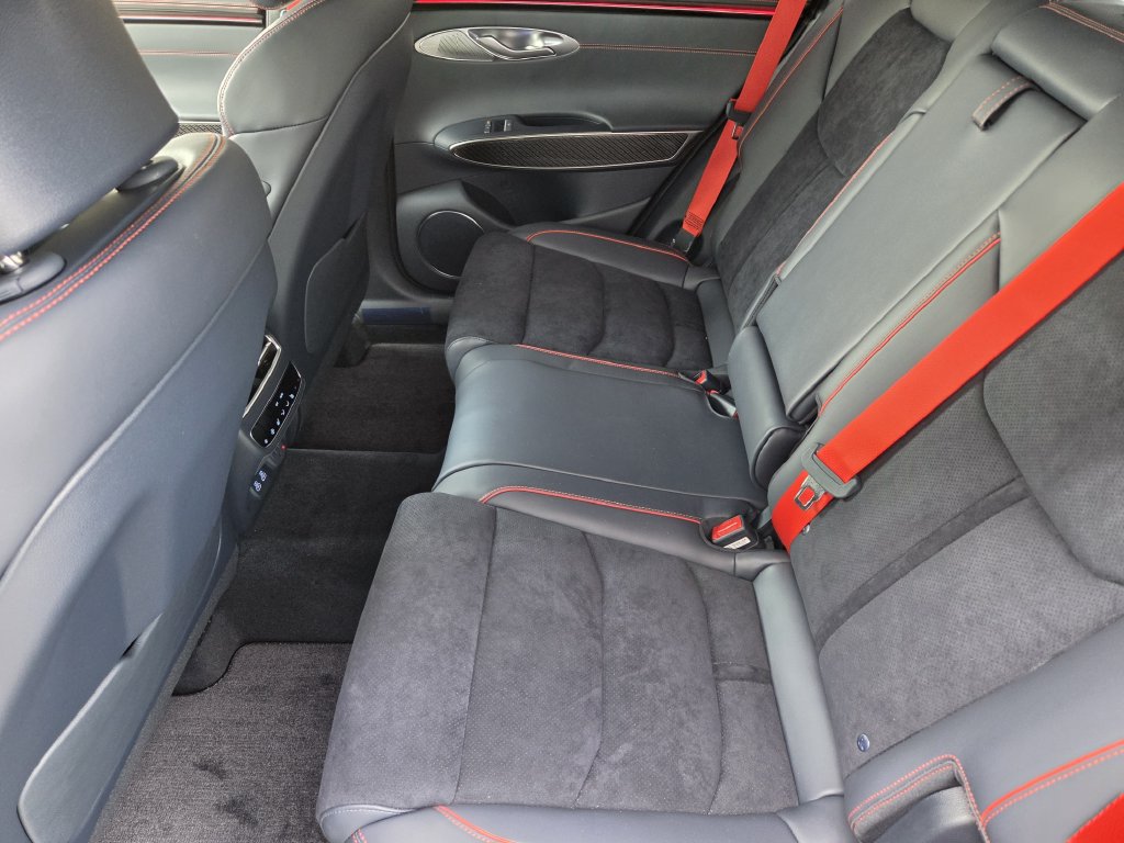 New 2027 Genesis GV70 3.5T Prestige AWD/4WD image 32