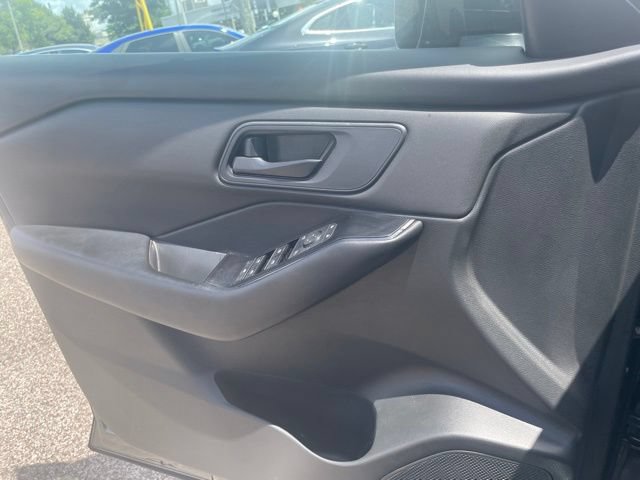 Used 2024 Nissan Rogue S FWD image 26
