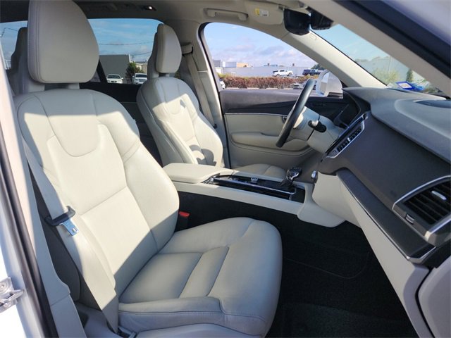 Used 2020 Volvo XC90 T6 Momentum image 16