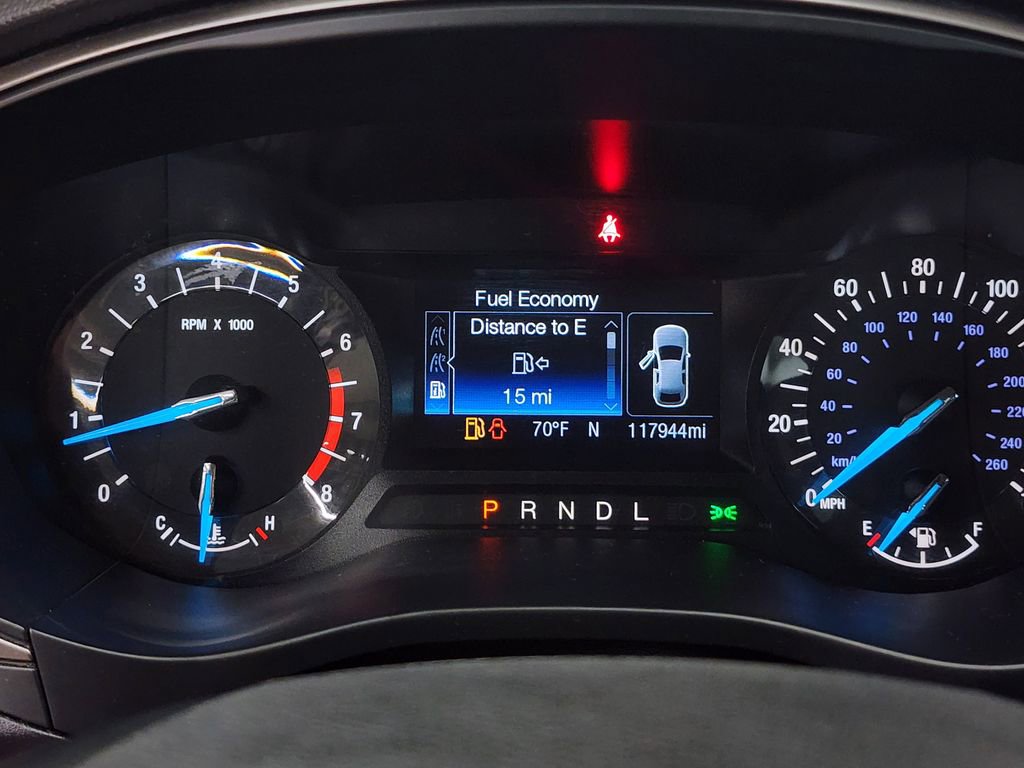 Used 2017 Ford Fusion SE FWD image 14