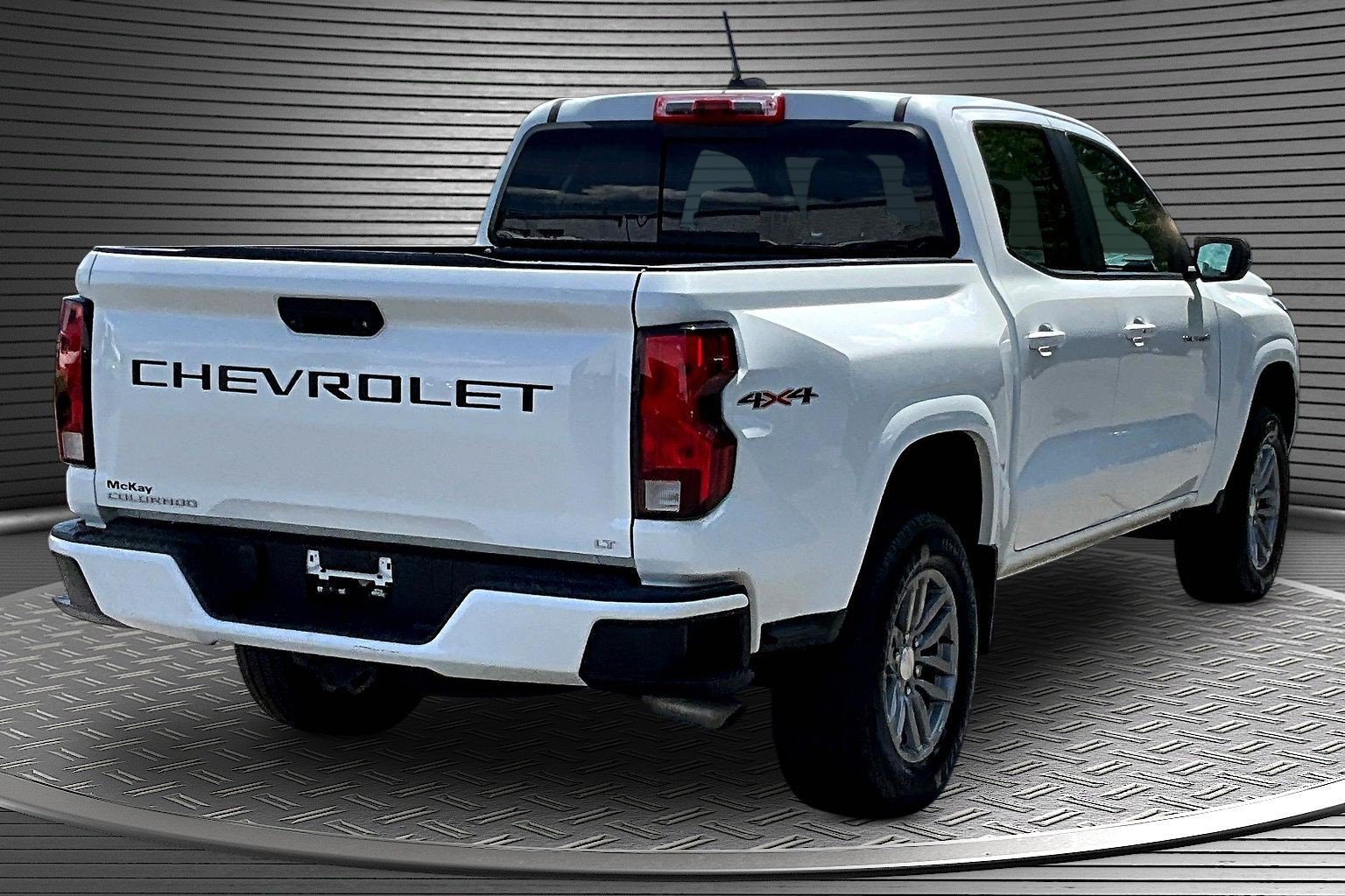 Used 2024 Chevrolet Colorado LT w/ LT Convenience Package II AWD/4WD image 6