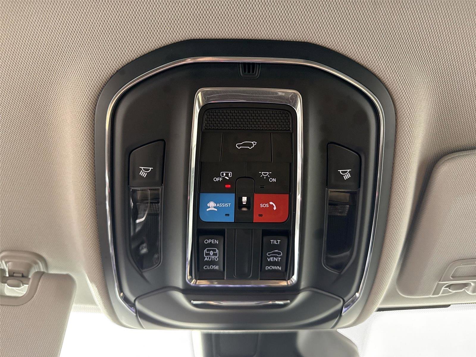 Used 2023 Jeep Grand Cherokee L Laredo w/ Luxury Tech Group I image 21