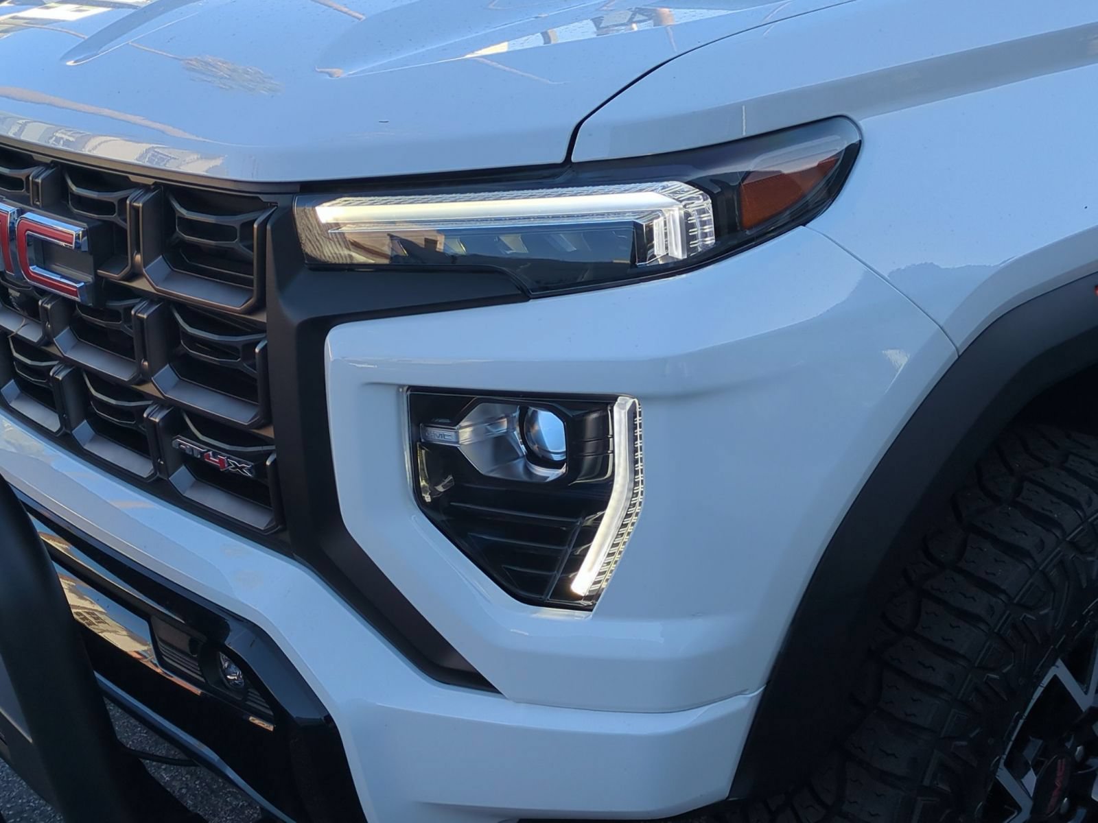 Used 2023 GMC Canyon AT4X AWD/4WD image 11