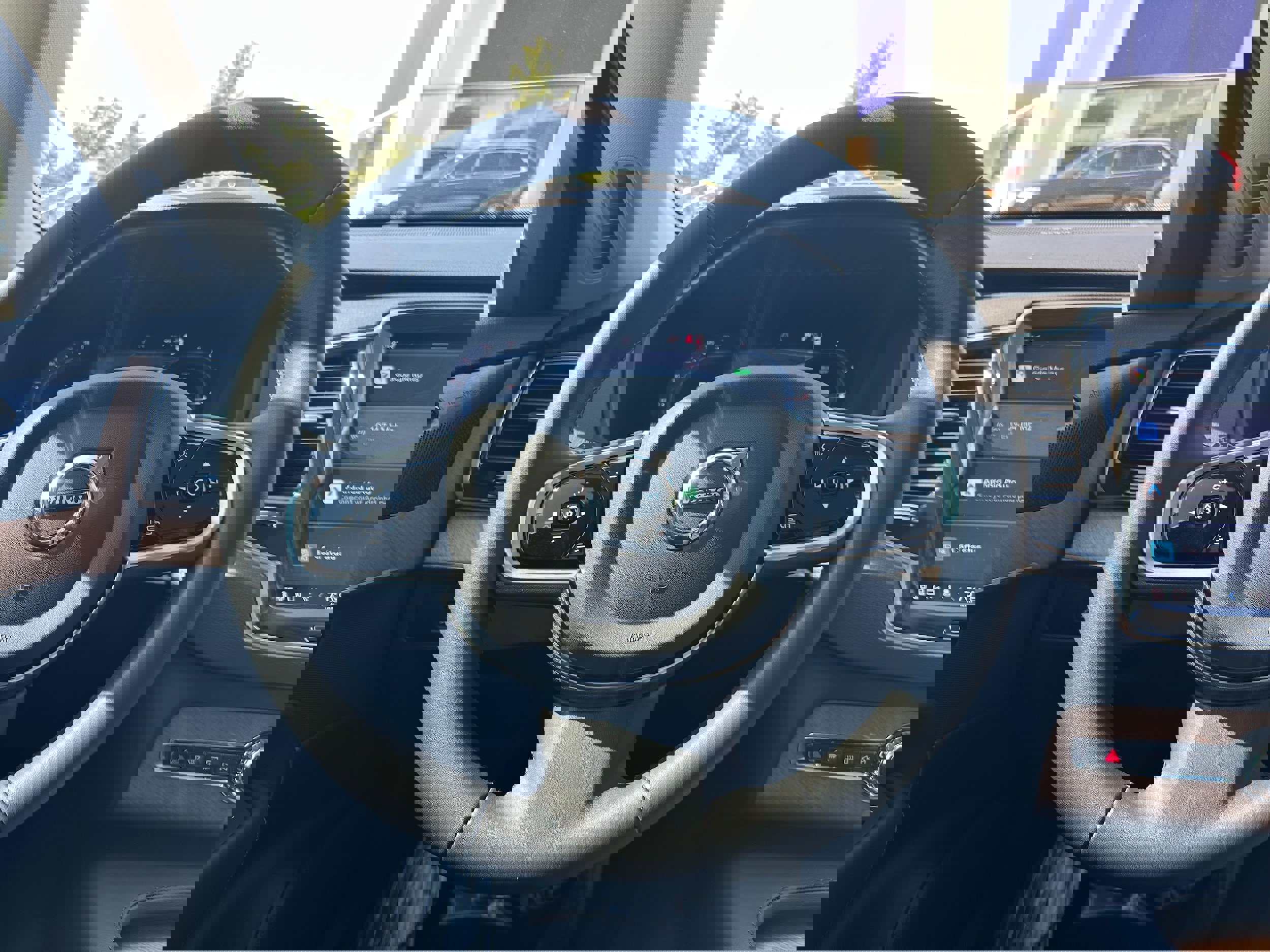 Certified 2023 Volvo XC90 T8 Plus image 17