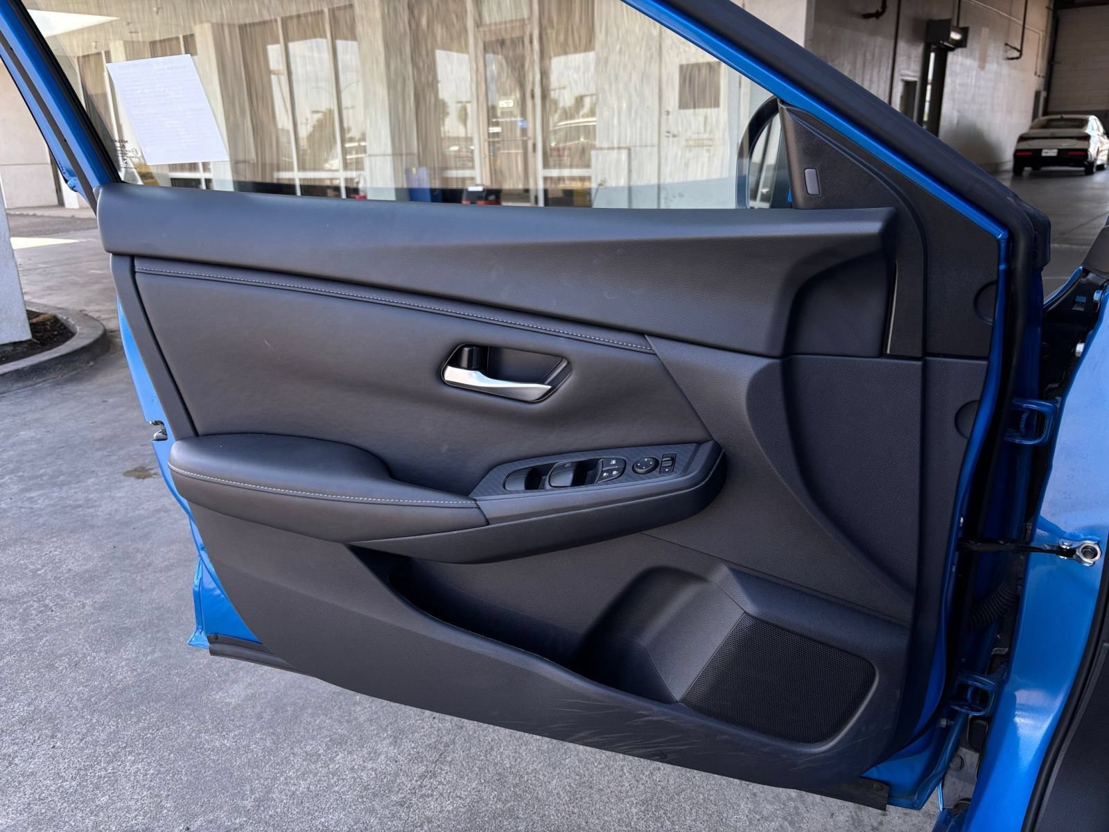 Used 2025 Nissan Sentra SV FWD image 18