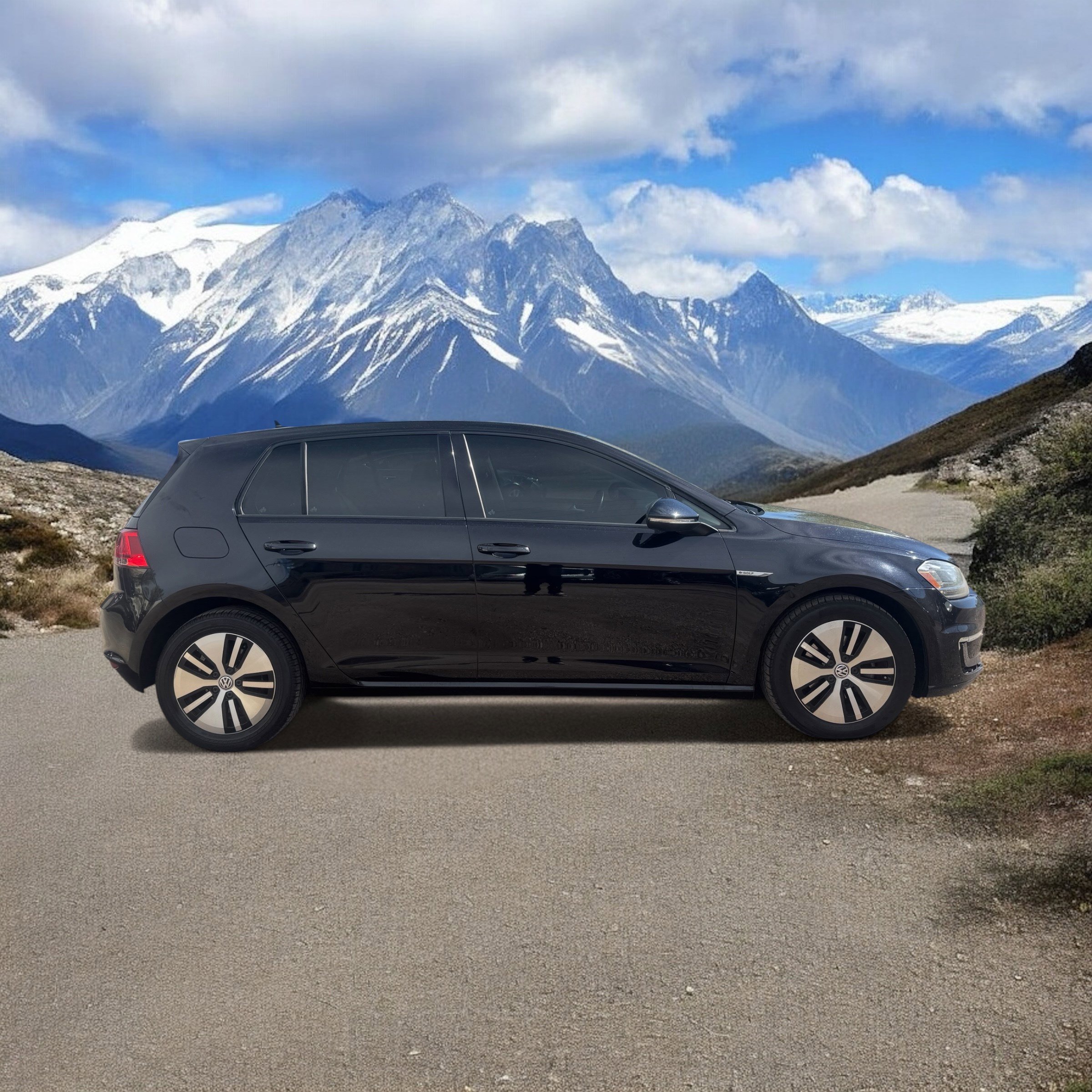Used 2015 Volkswagen e-Golf SEL Premium image 6