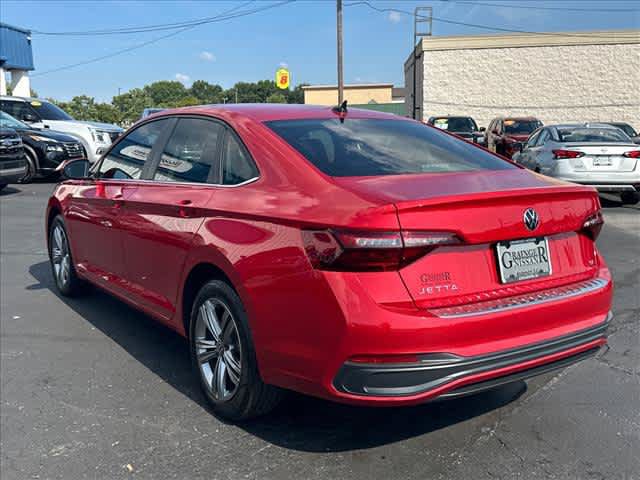 Used 2024 Volkswagen Jetta SE FWD image 5