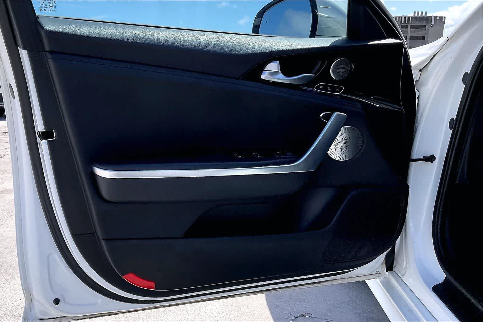 Used 2018 Kia Stinger Premium RWD image 27