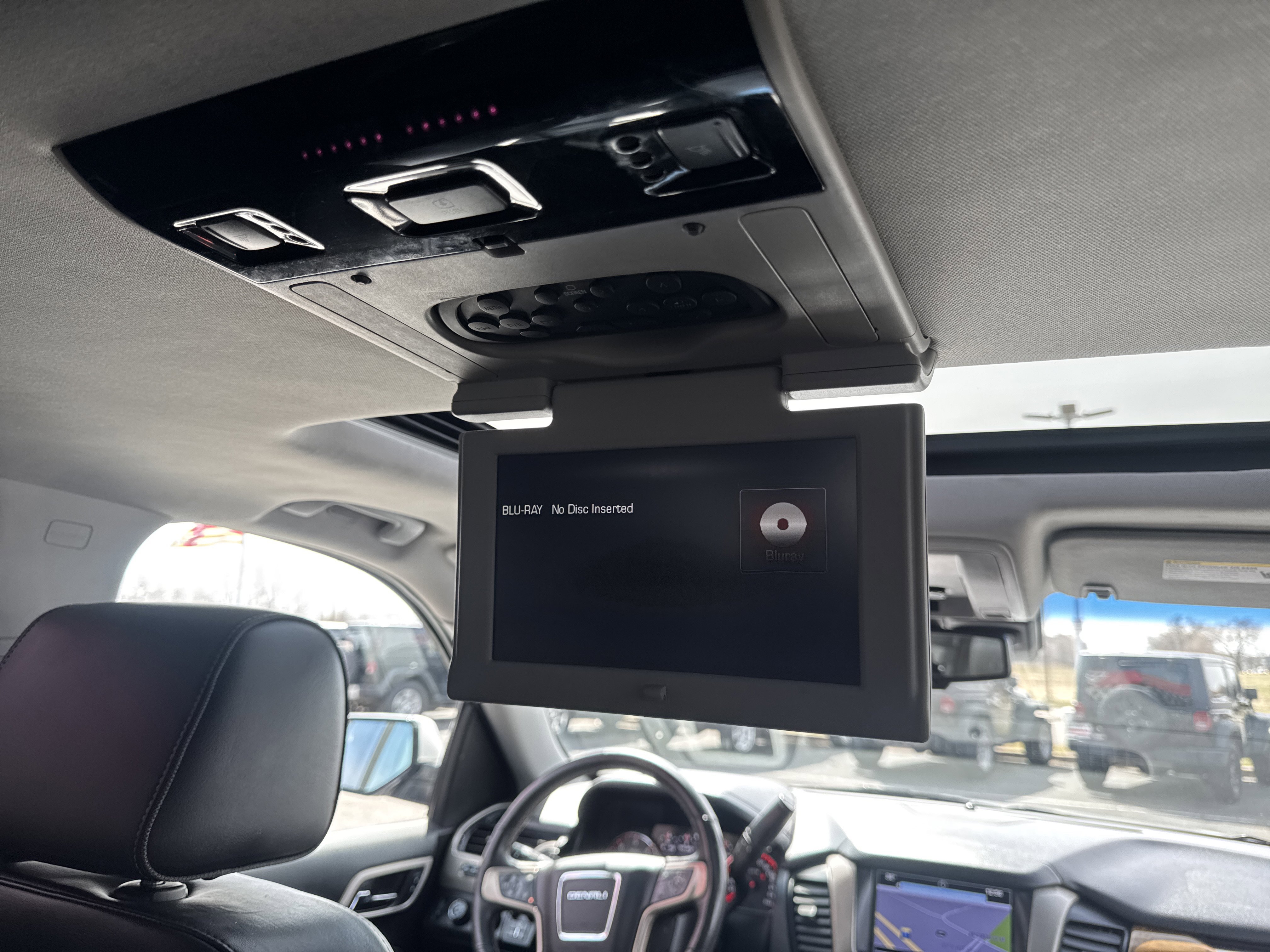 Used 2016 GMC Yukon XL Denali w/ Open Road Package AWD/4WD image 32
