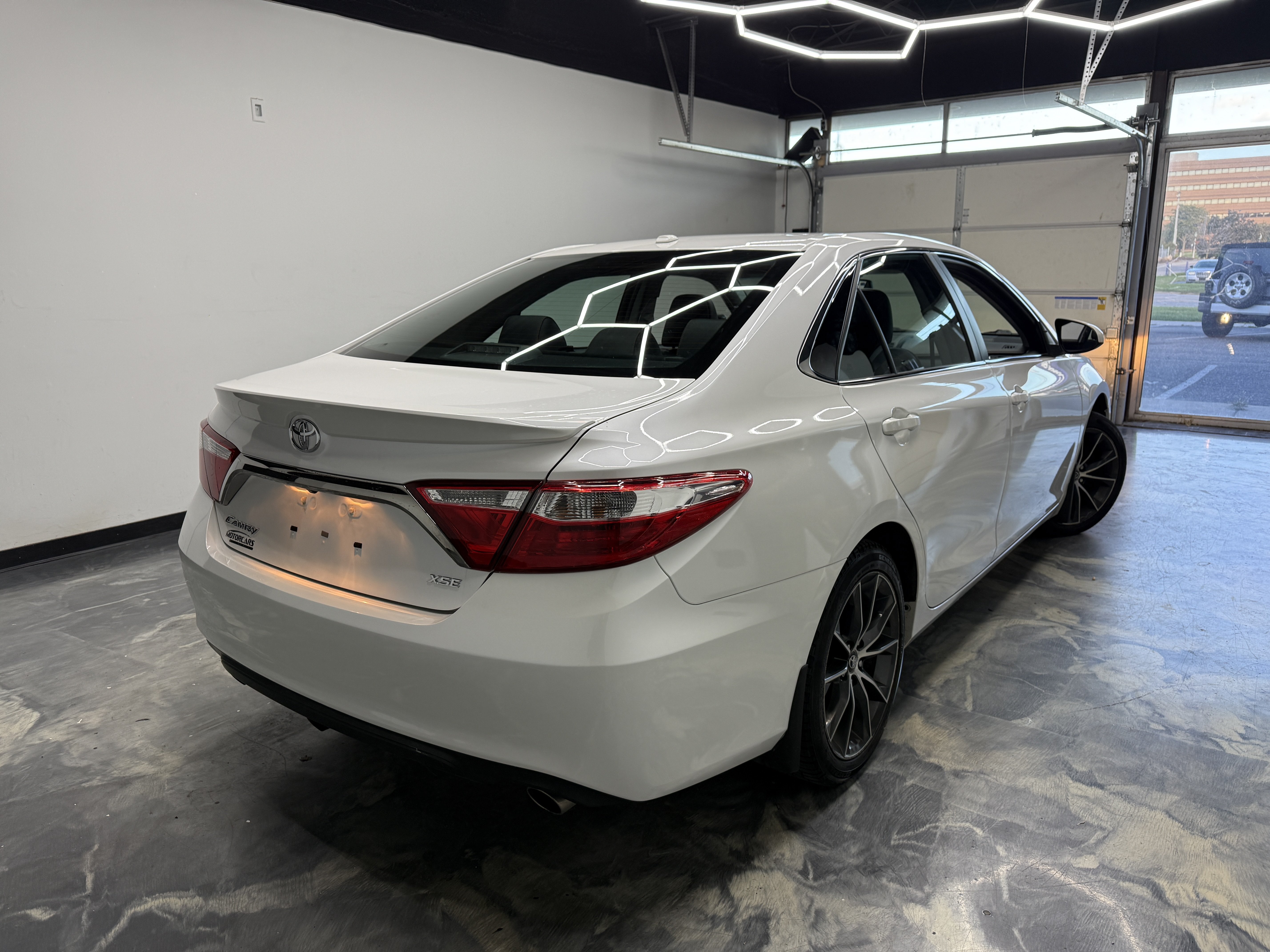Used 2017 Toyota Camry XSE FWD image 5