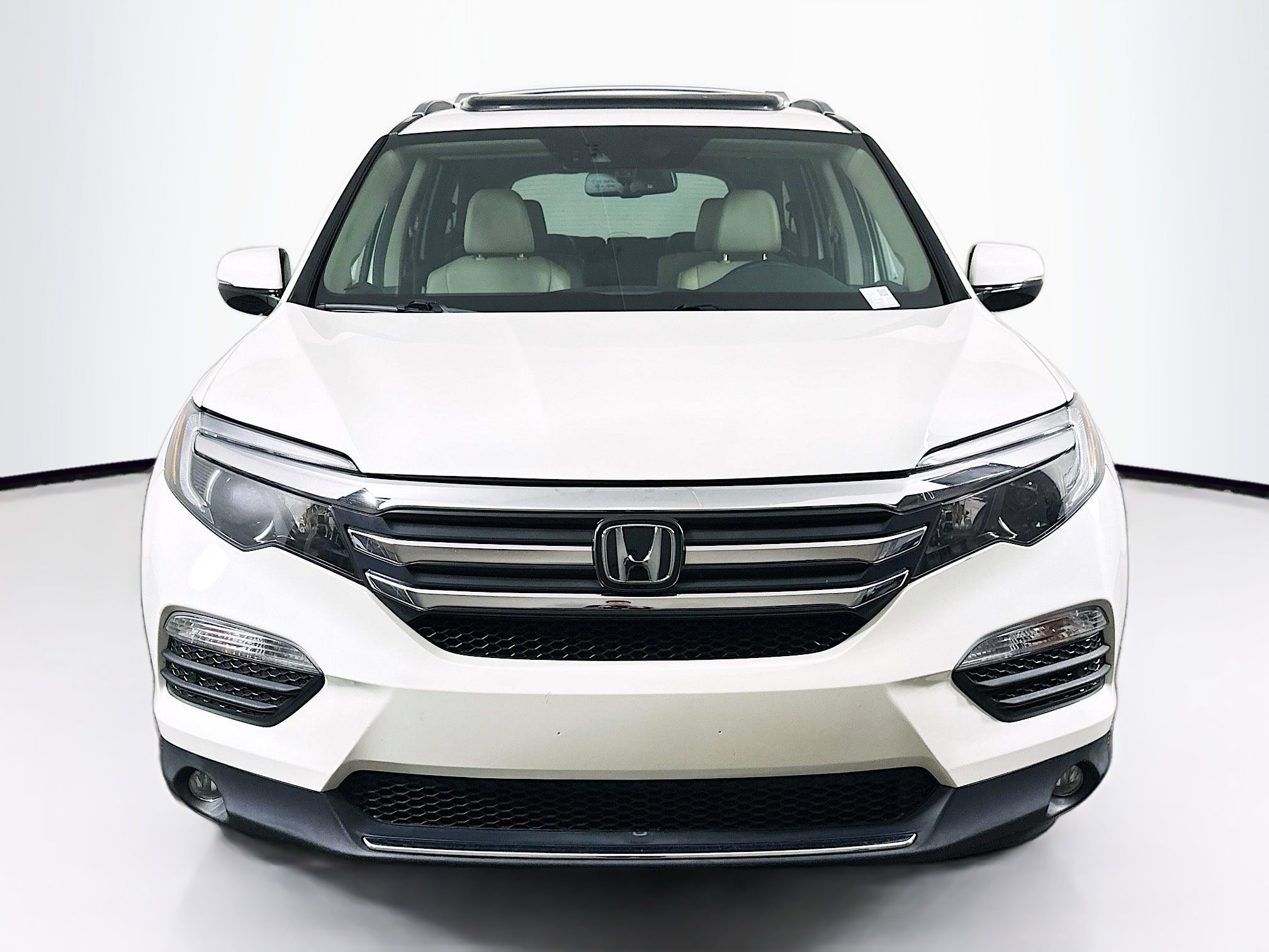 Used 2016 Honda Pilot Elite image 2
