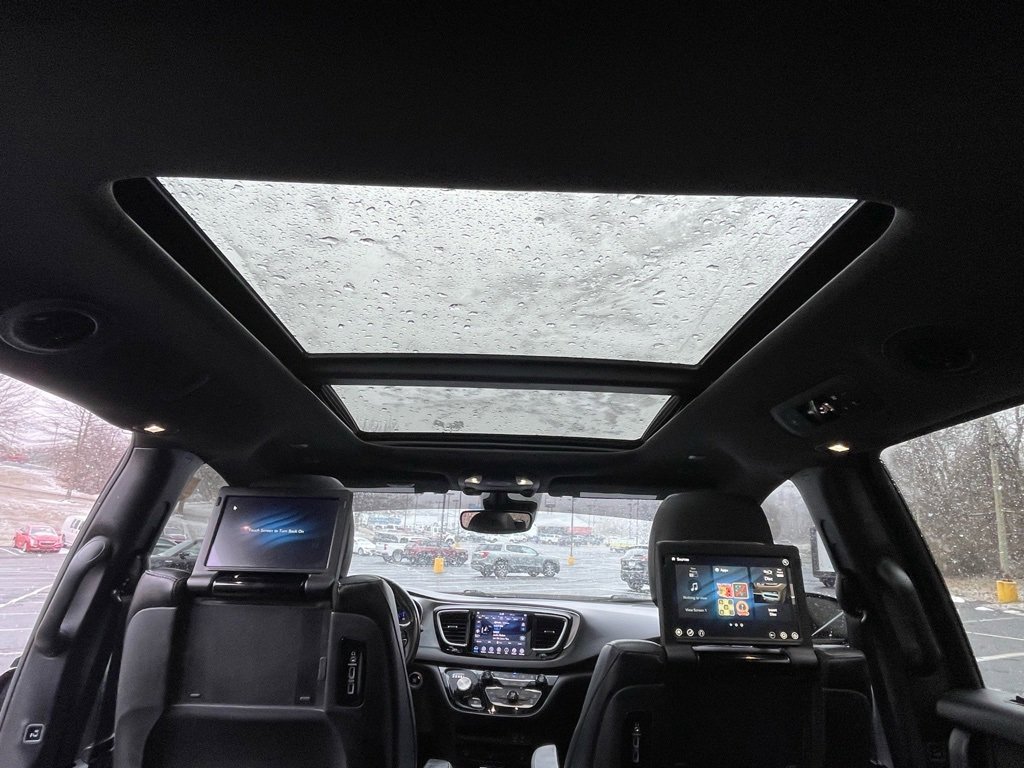 Used 2019 Chrysler Pacifica Touring-L Plus w/ Advanced Safetytec Group image 30