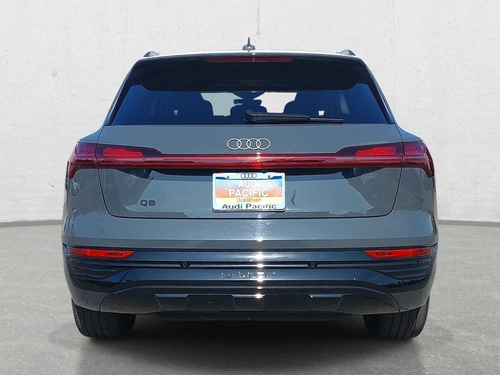 Used 2024 Audi Q8 e-tron Premium Plus w/ Premium Plus Package AWD/4WD image 6