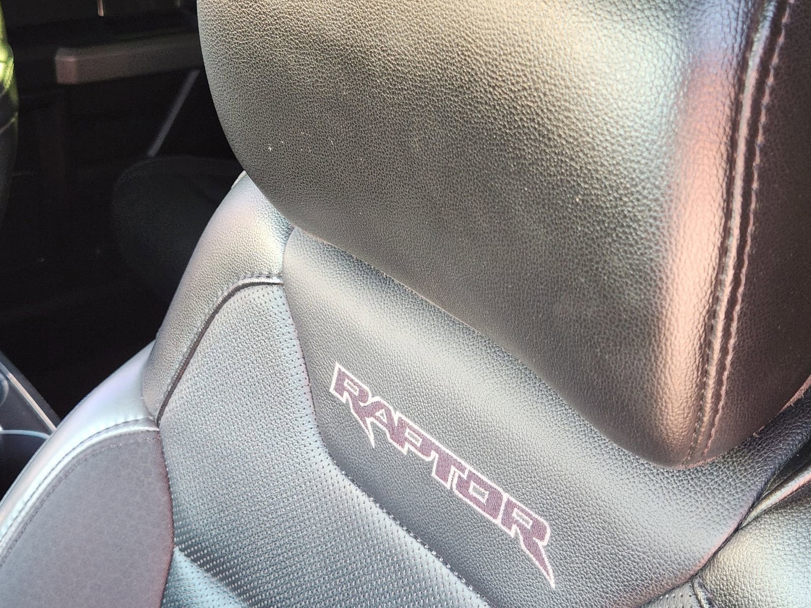 Used 2020 Ford F150 Raptor w/ Equipment Group 802A Luxury image 17