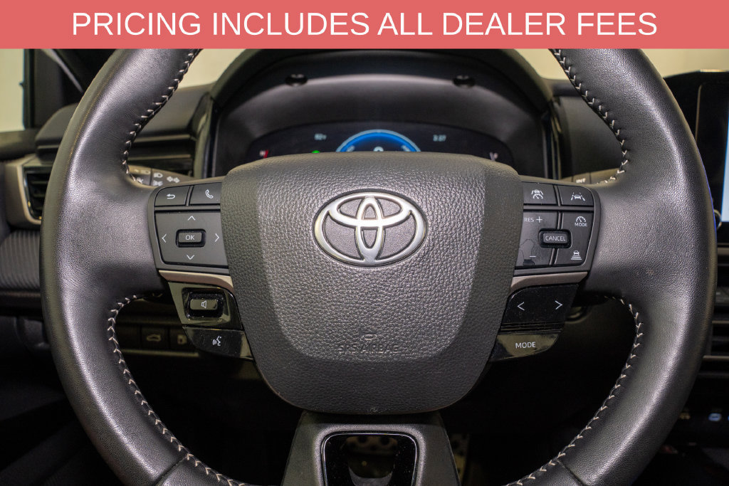 Used 2025 Toyota Camry SE FWD image 17