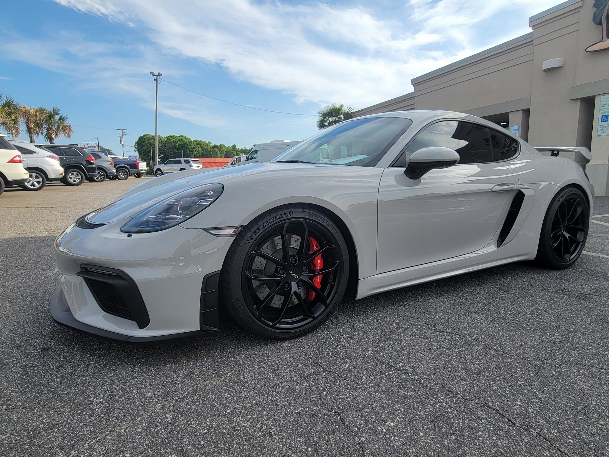 Used 2022 Porsche 718 Cayman GT4 RWD image 8