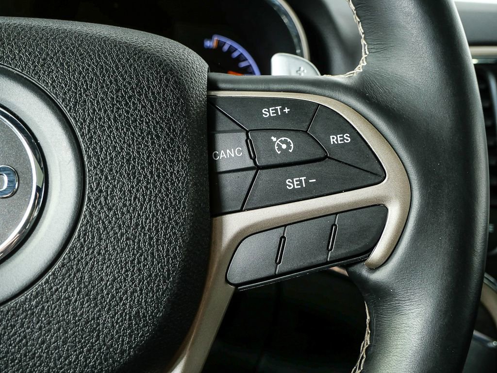 Used 2017 Jeep Grand Cherokee Limited AWD/4WD image 11