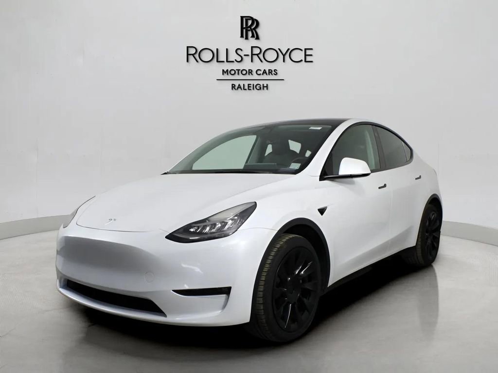 Used 2022 Tesla Model Y Long Range image 1