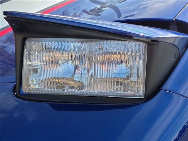 Used 2004 Chevrolet Corvette Z06 w/ Z06 Preferred Equipment Group RWD image 2