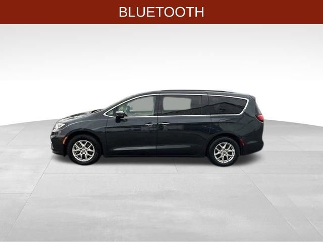 Used 2021 Chrysler Pacifica Touring-L FWD image 4