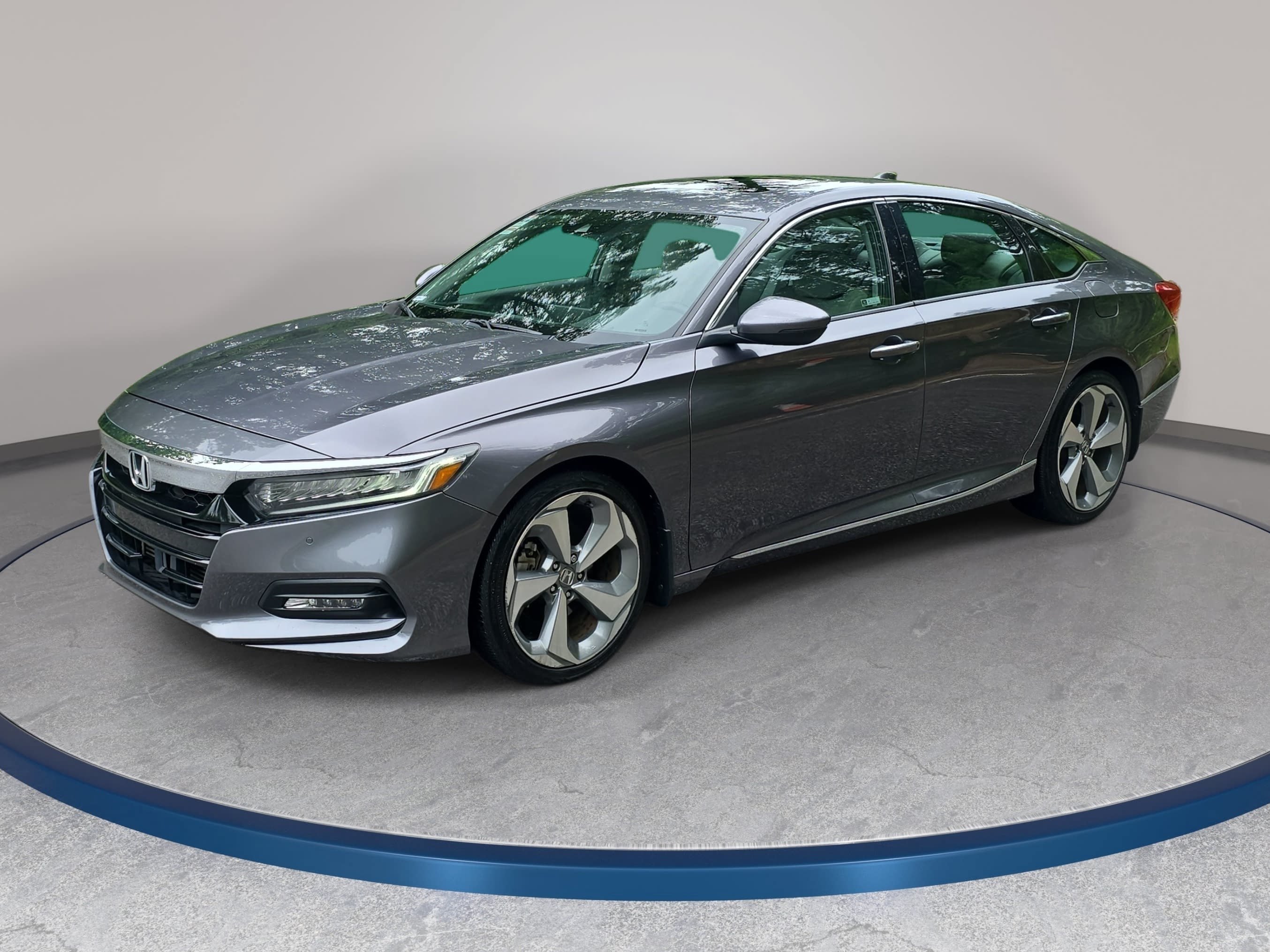 Used 2018 Honda Accord Touring image 1