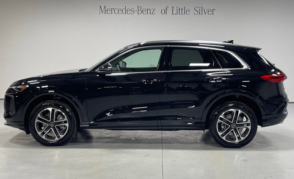 Used 2025 Audi Q5 Premium image 2