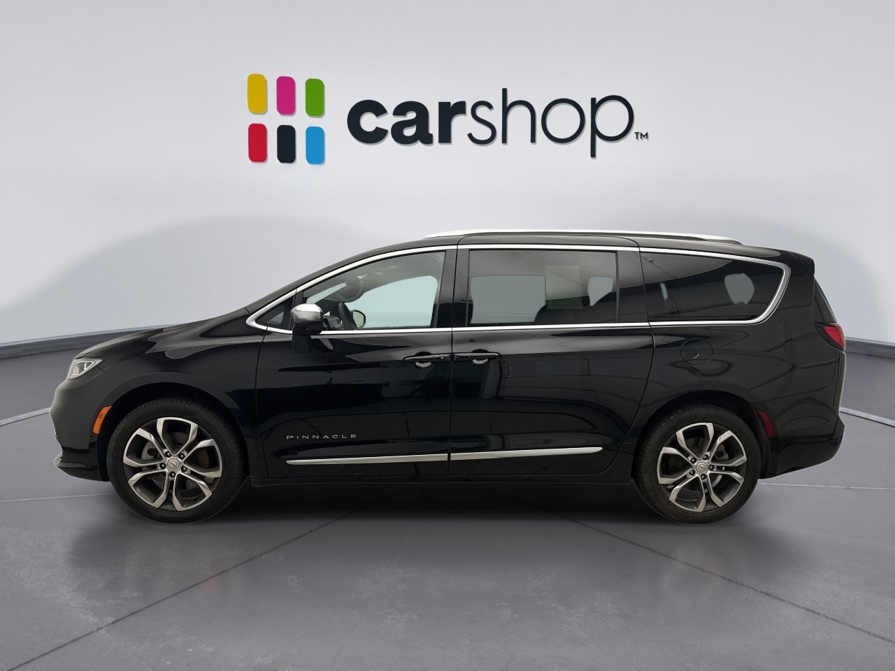 Used 2026 Chrysler Pacifica Pinnacle AWD/4WD image 2