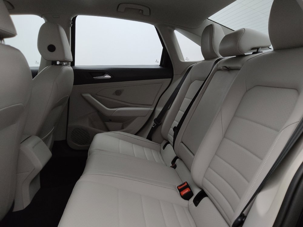 Used 2022 Volkswagen Jetta SE w/ Panoramic Sunroof Package image 18