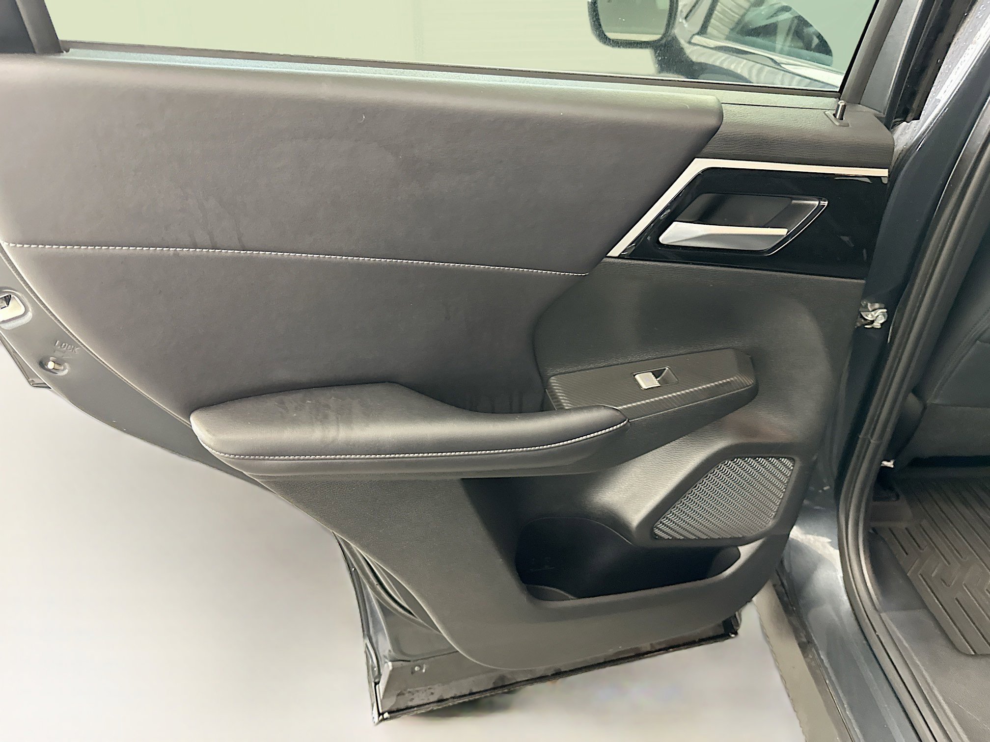 Used 2024 Mitsubishi Outlander SE image 27