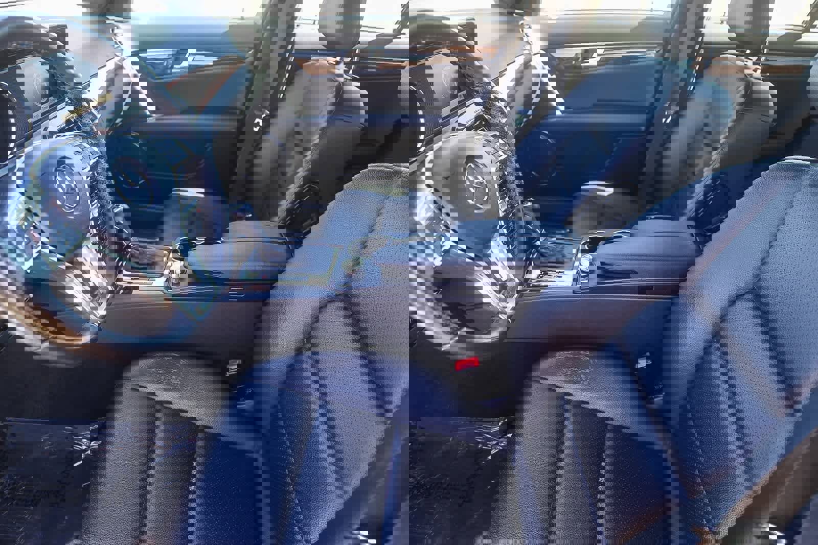 Used 2012 Mercedes-Benz C 250 Sedan image 3