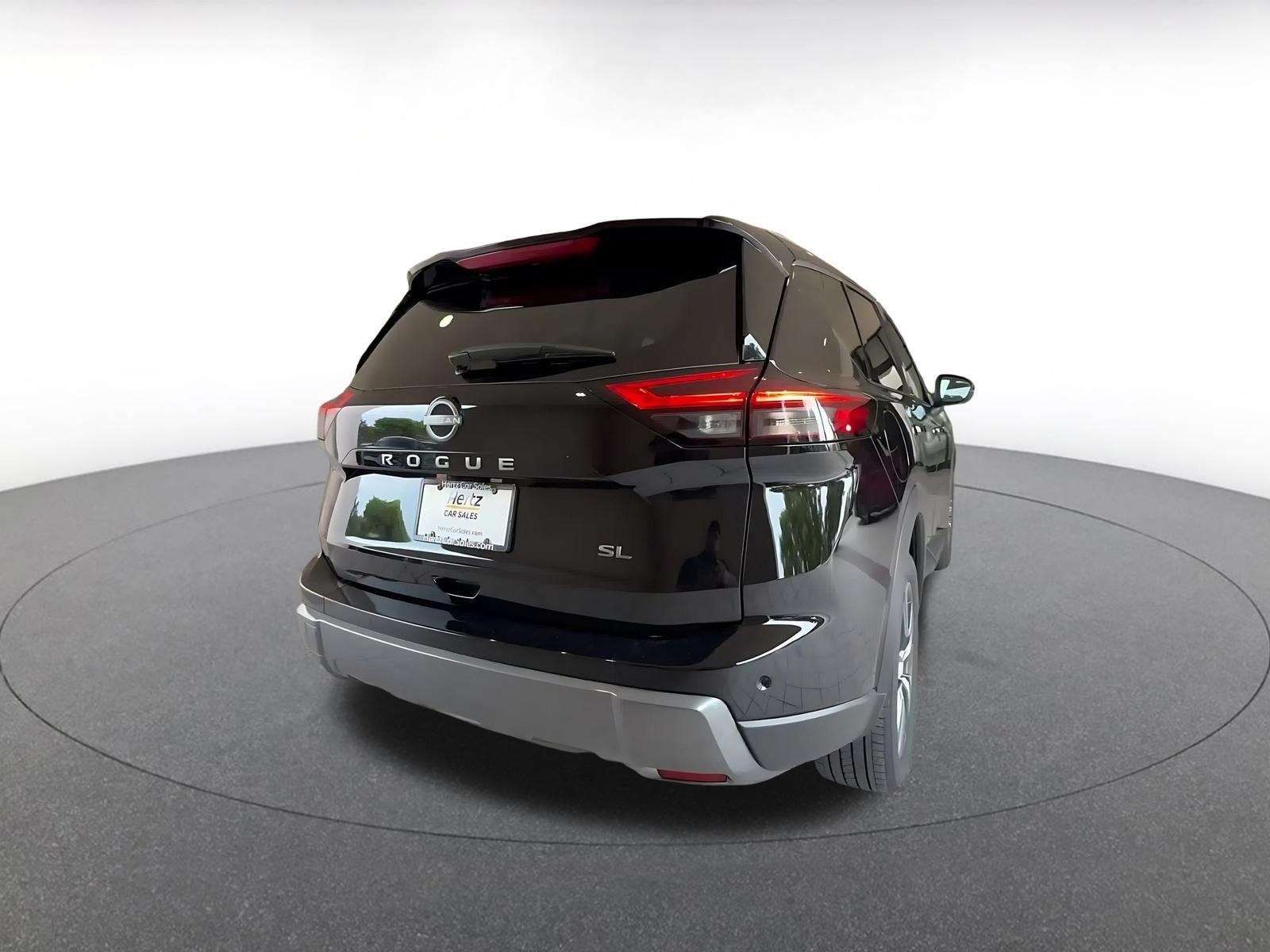 Used 2026 Nissan Rogue SL FWD image 13