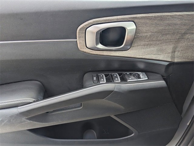 Used 2023 Kia Sorento EX image 32