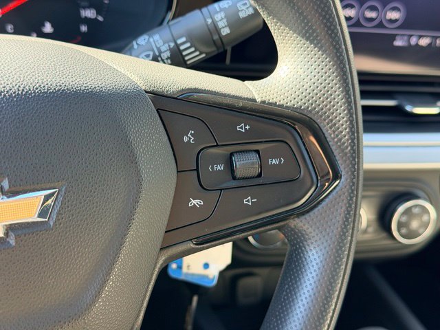 Used 2024 Chevrolet Trax LS w/ LS Convenience Package FWD image 11