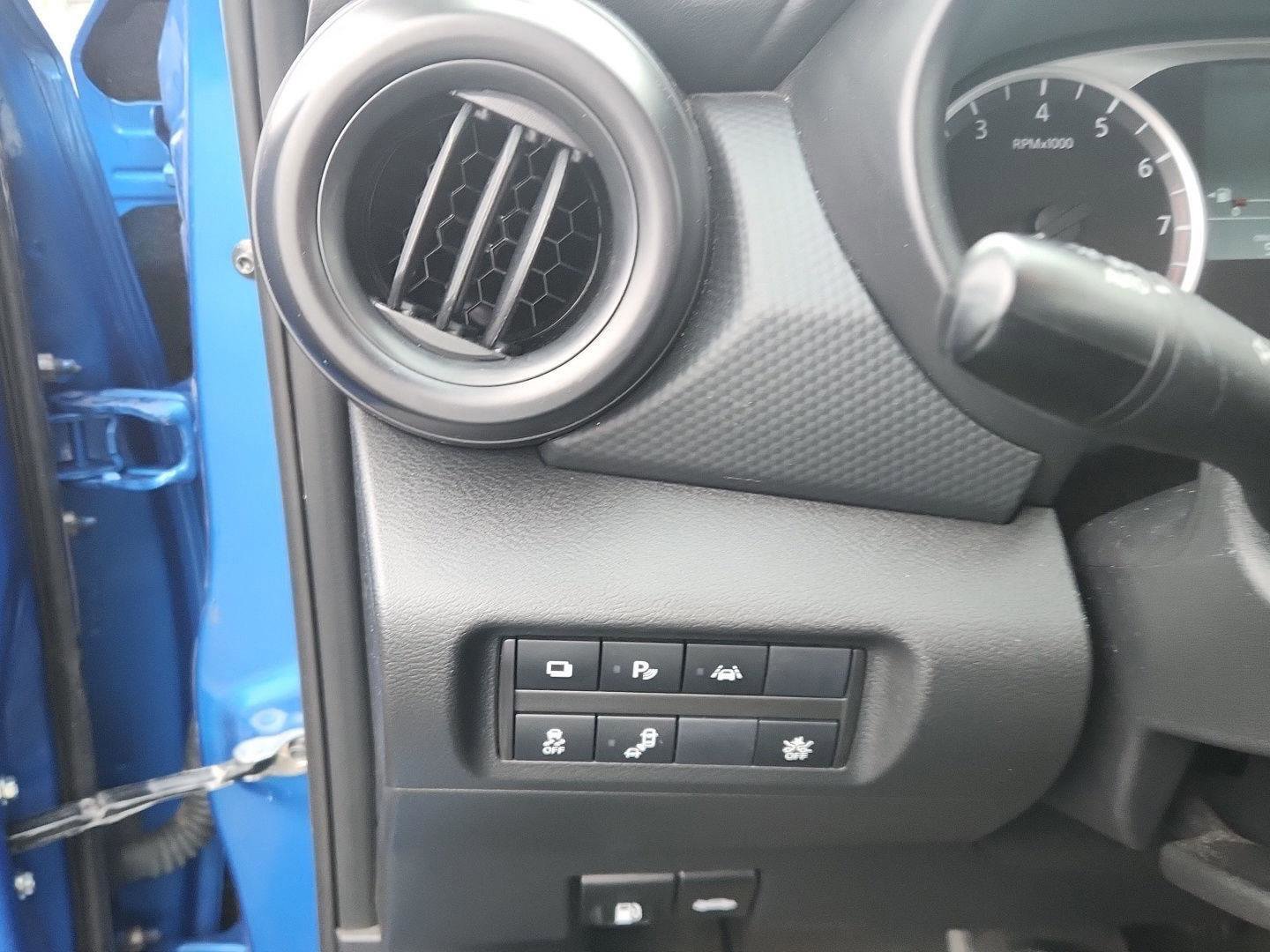 Used 2024 Nissan Kicks S image 12