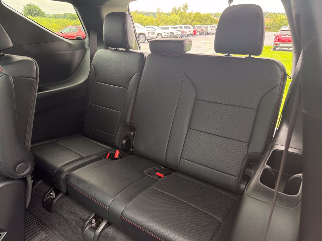 Certified 2024 Chevrolet Traverse RS w/ LPO, Floor Liner Package AWD/4WD image 27