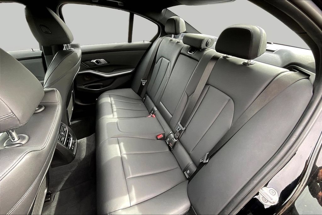 Used 2019 BMW 330i xDrive Sedan w/ Driving Assistance Package AWD/4WD image 22