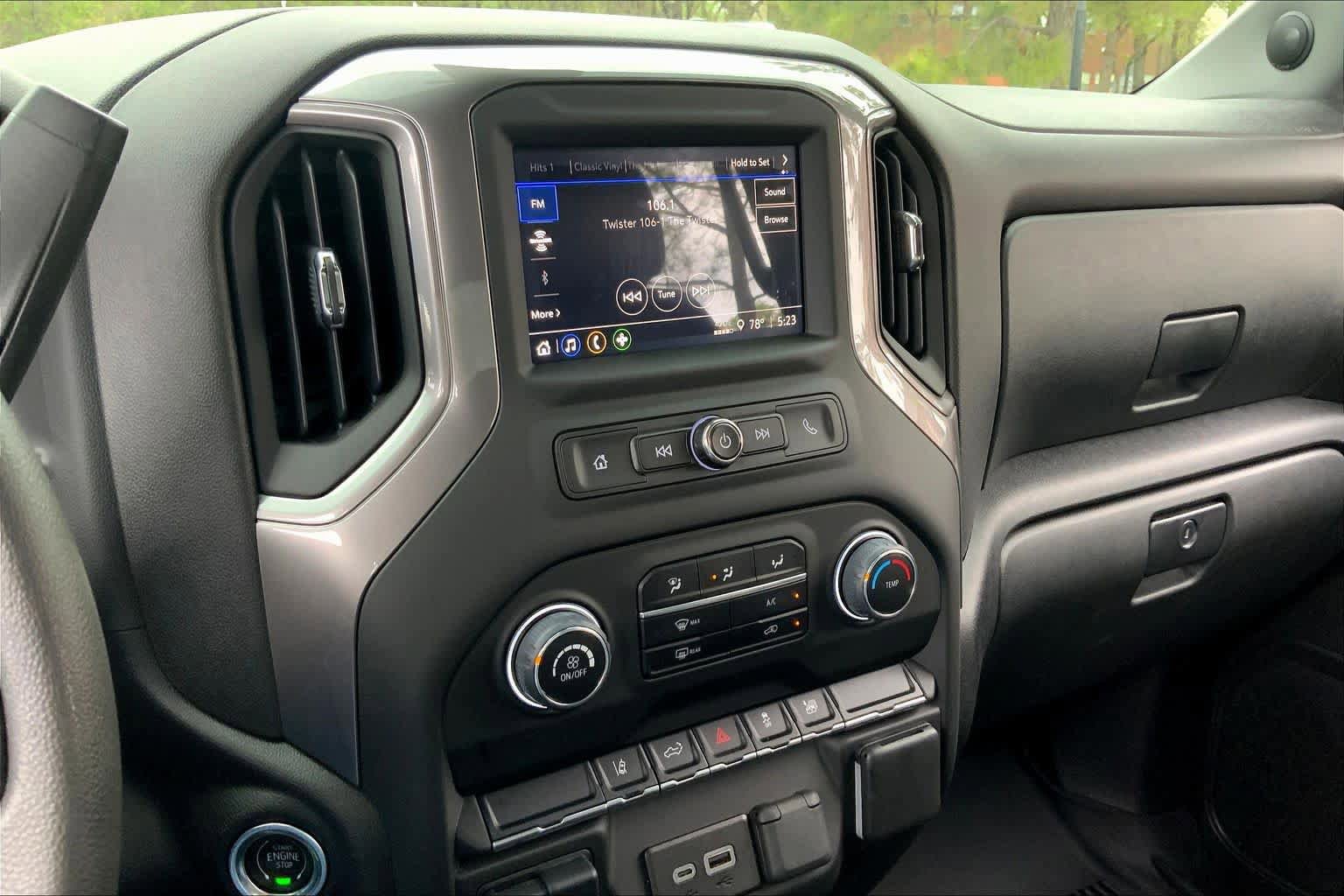 Used 2024 Chevrolet Silverado 2500 Custom w/ Custom Convenience Package image 7