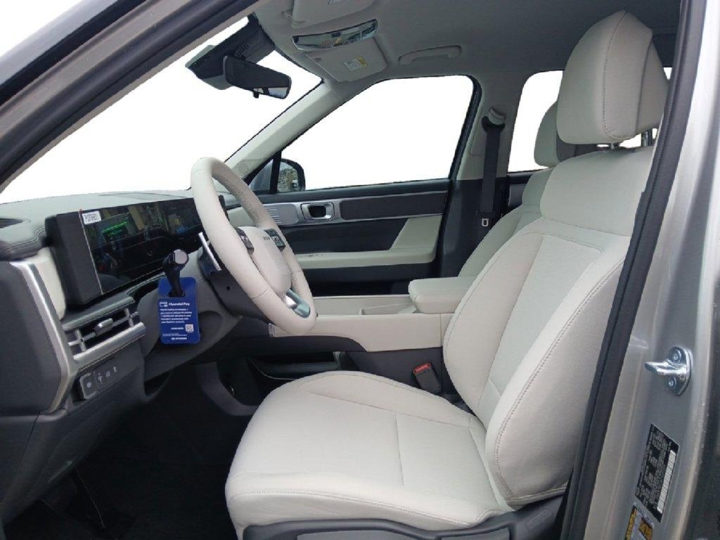 New 2026 Hyundai Santa Fe SE FWD image 9