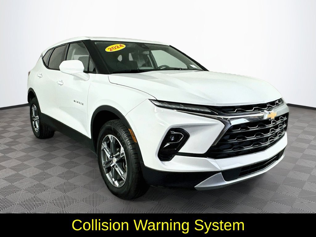 Used 2024 Chevrolet Blazer LT FWD image 3