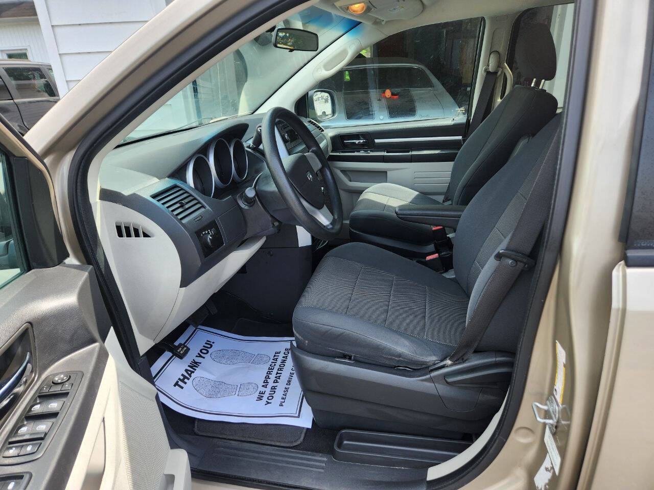 Used 2009 Dodge Grand Caravan SE w/ Climate Group FWD image 8