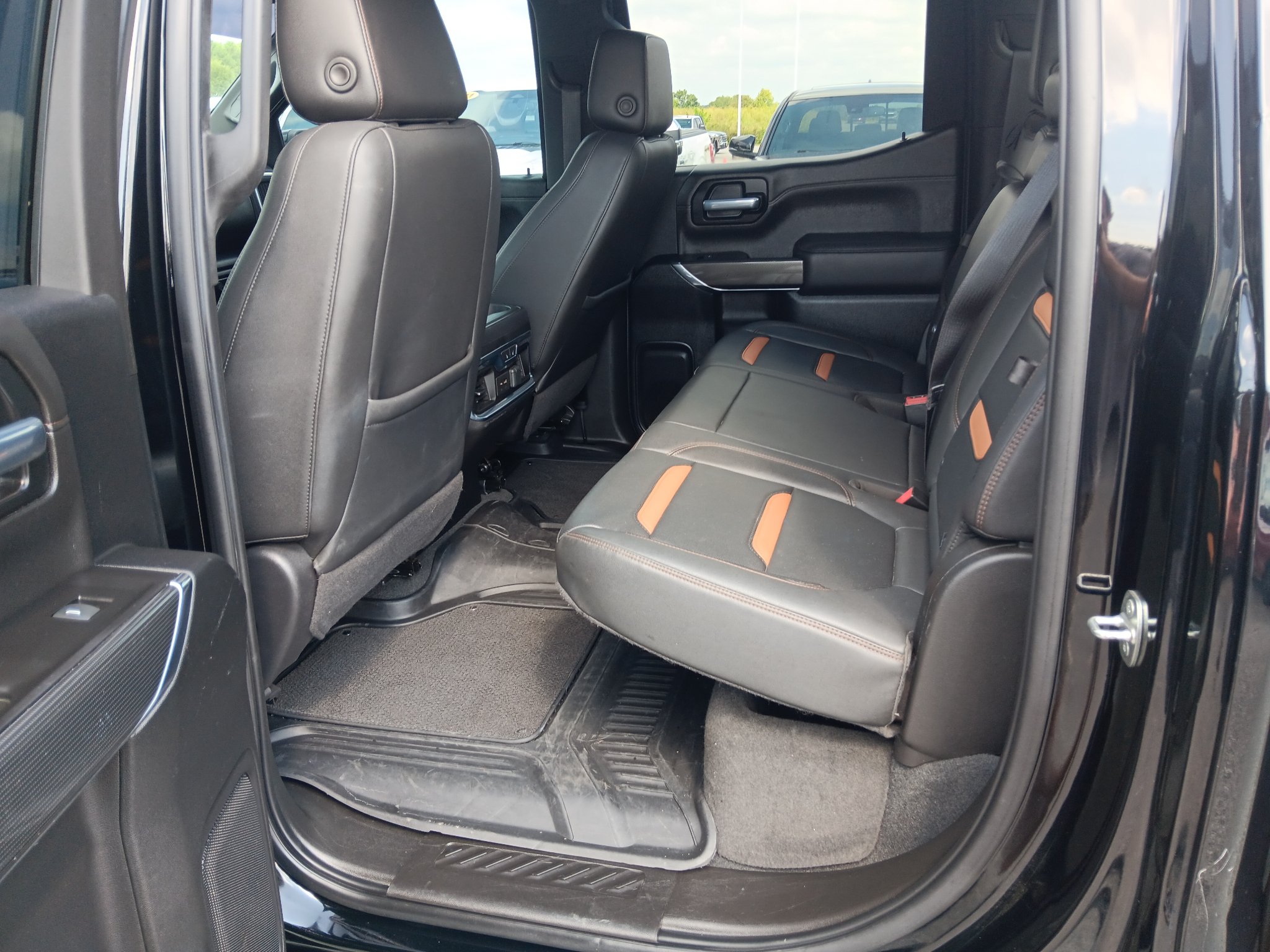 Used 2021 GMC Sierra 1500 AT4 w/ AT4 Premium Package AWD/4WD image 18
