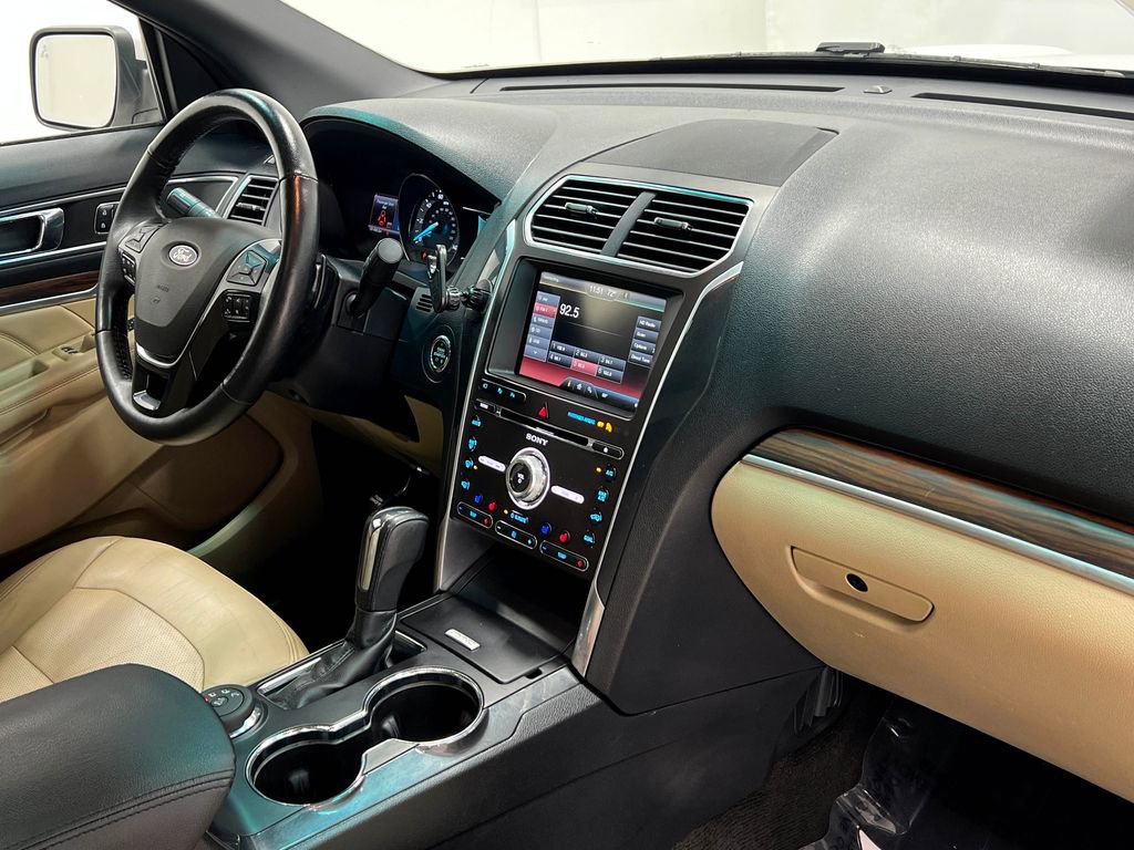 Used 2016 Ford Explorer Limited w/ Equipment Group 301A image 21