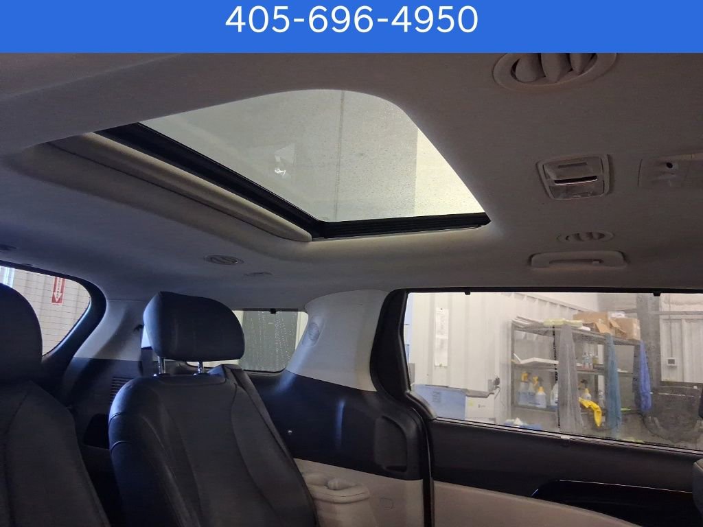 Used 2023 Kia Carnival SX Prestige image 12