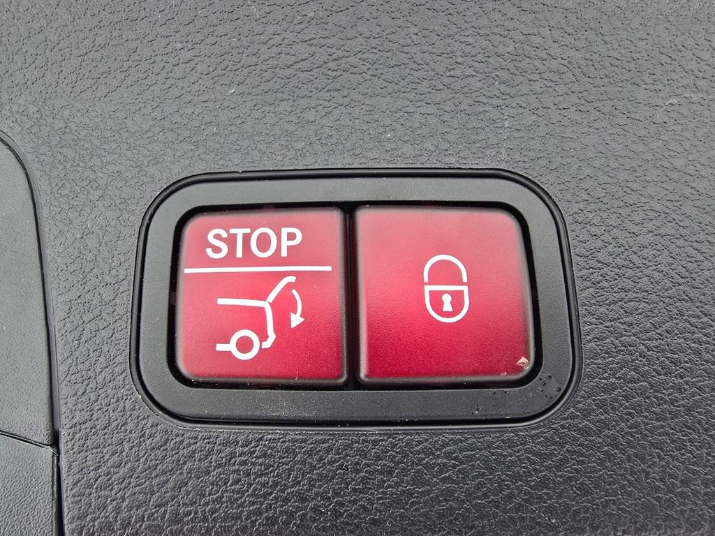 Certified 2022 Mercedes-Benz GLS 450 4MATIC image 20