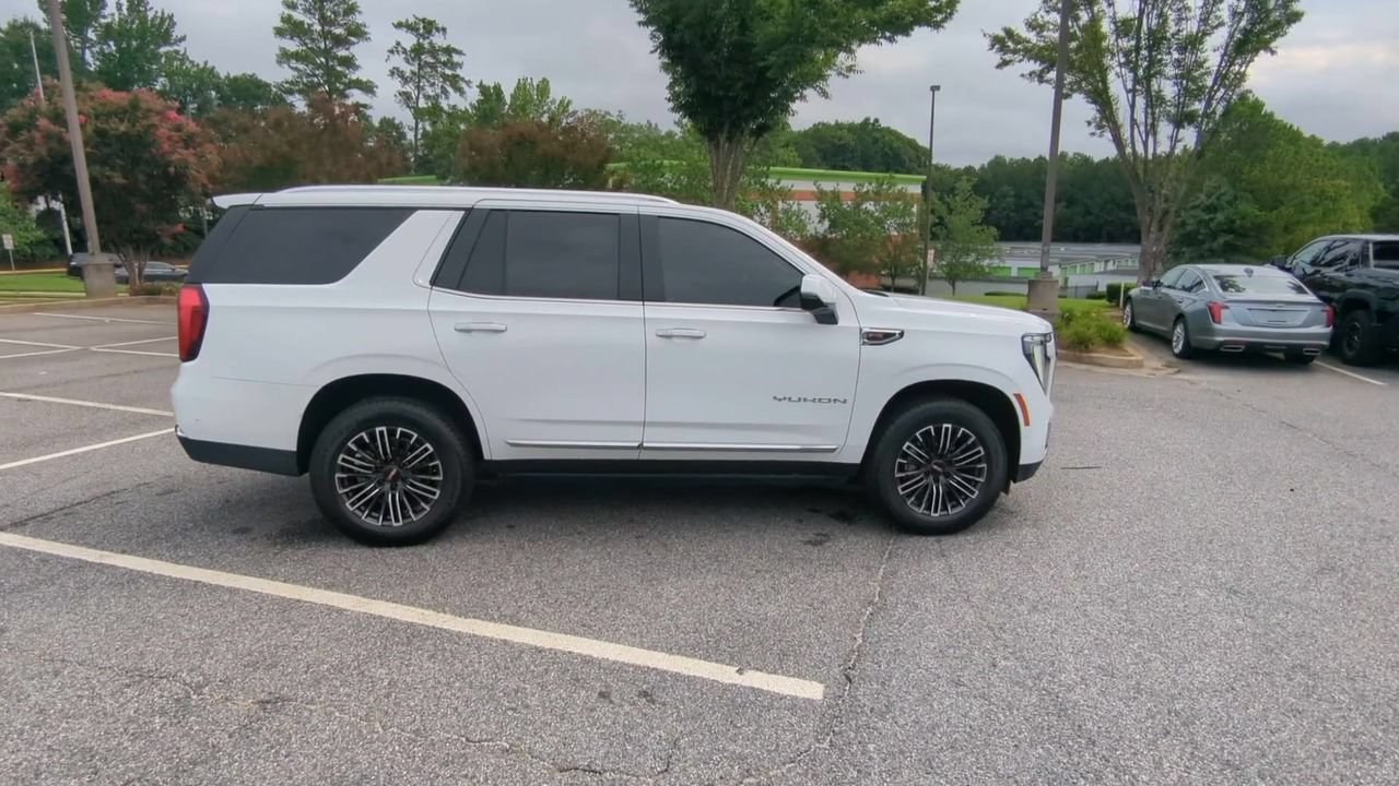 Used 2025 GMC Yukon Elevation AWD/4WD image 9