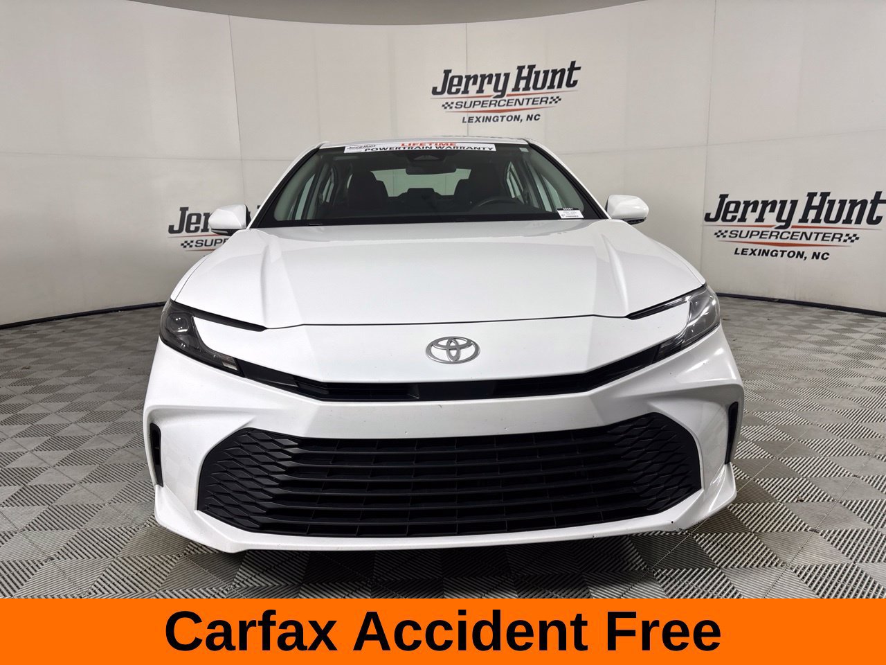 Used 2025 Toyota Camry LE FWD image 3